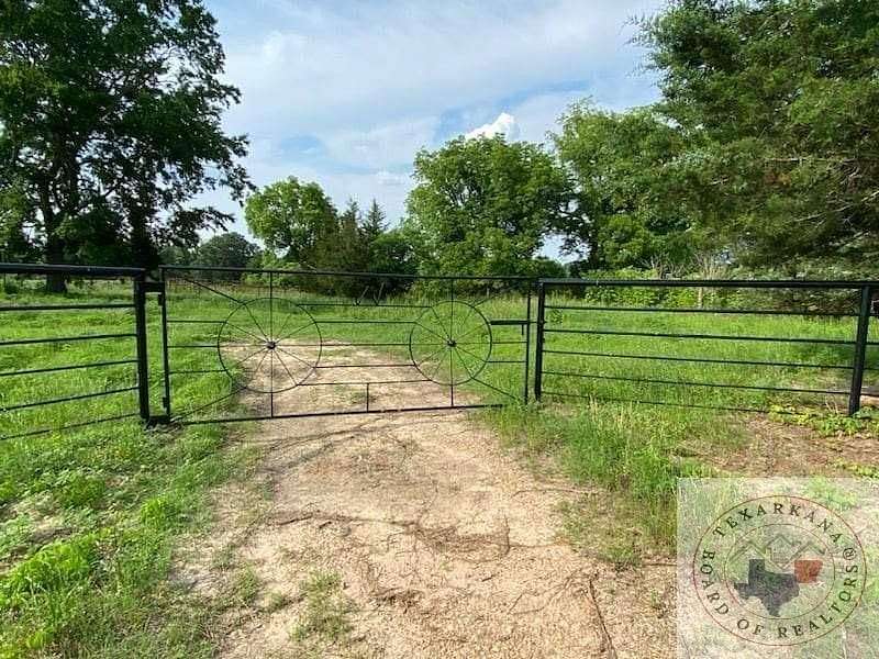17 Acres of Recreational & Residential Land for Sale in Simms, Texas
