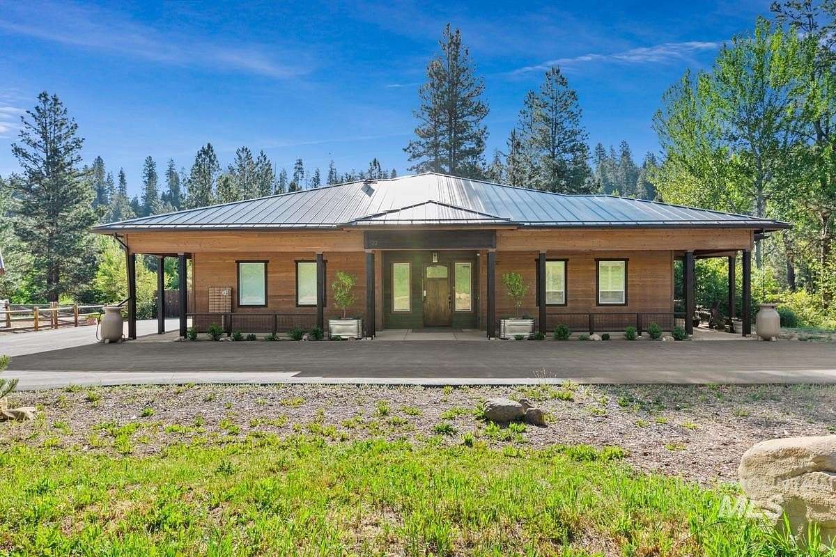 2.89 Acres of Land with Home for Sale in Garden Valley, Idaho