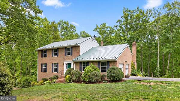 15 Acres of Land with Home for Sale in Sumerduck, Virginia