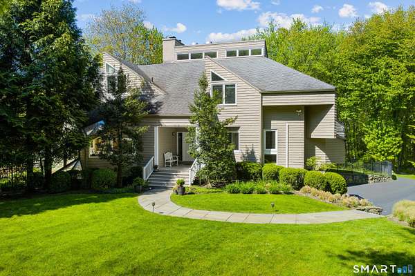 2.62 Acres of Land with Home for Sale in New Canaan, Connecticut