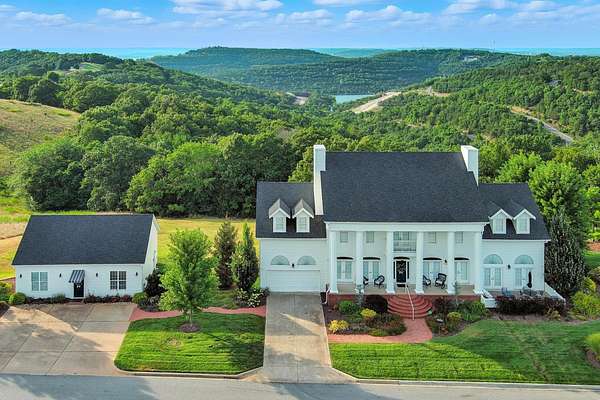 1.9 Acres of Land with Home for Sale in Hollister, Missouri