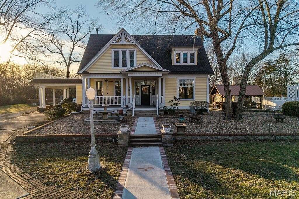 5 Acres of Land with Home for Sale in Lebanon, Missouri