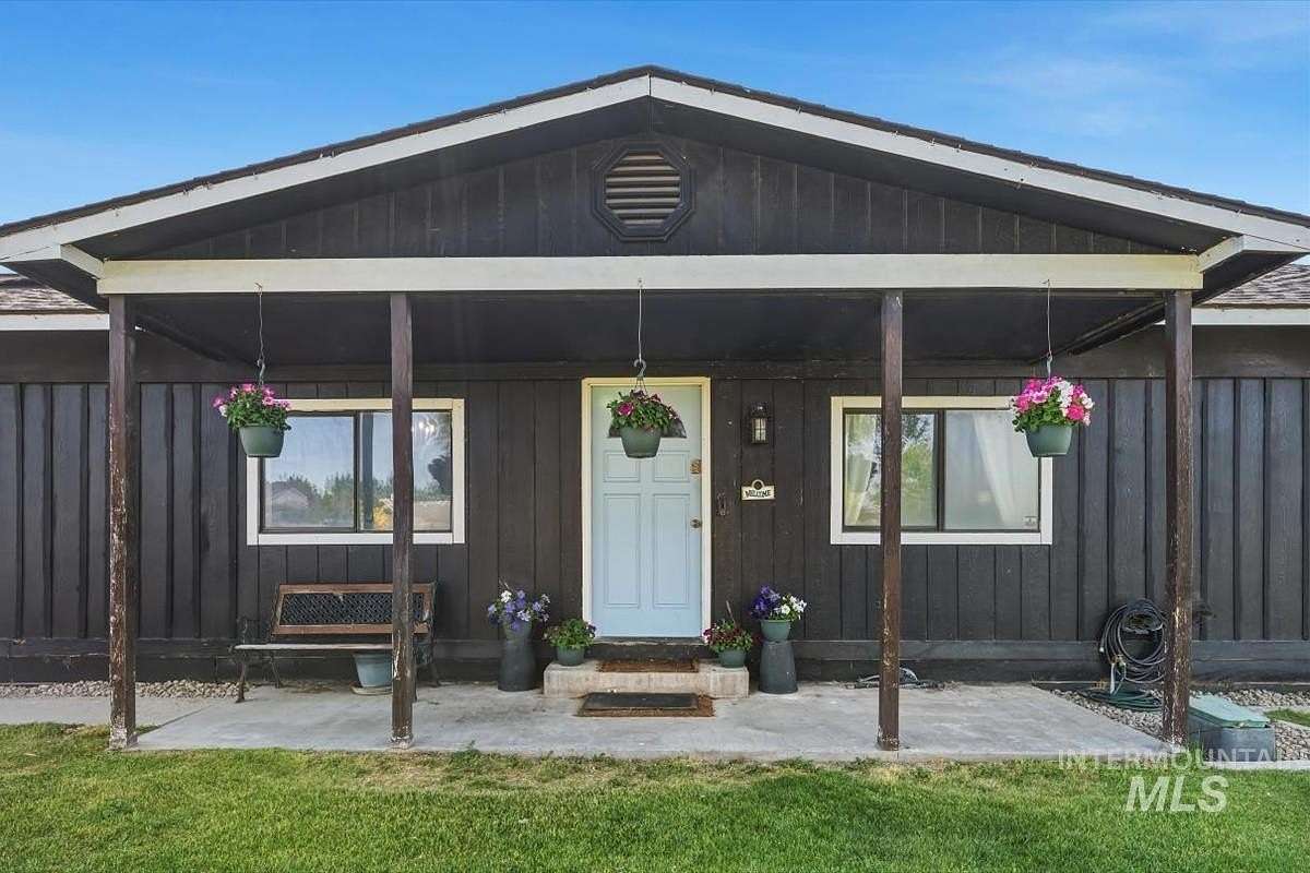 2.69 Acres of Land with Home for Sale in Nampa, Idaho
