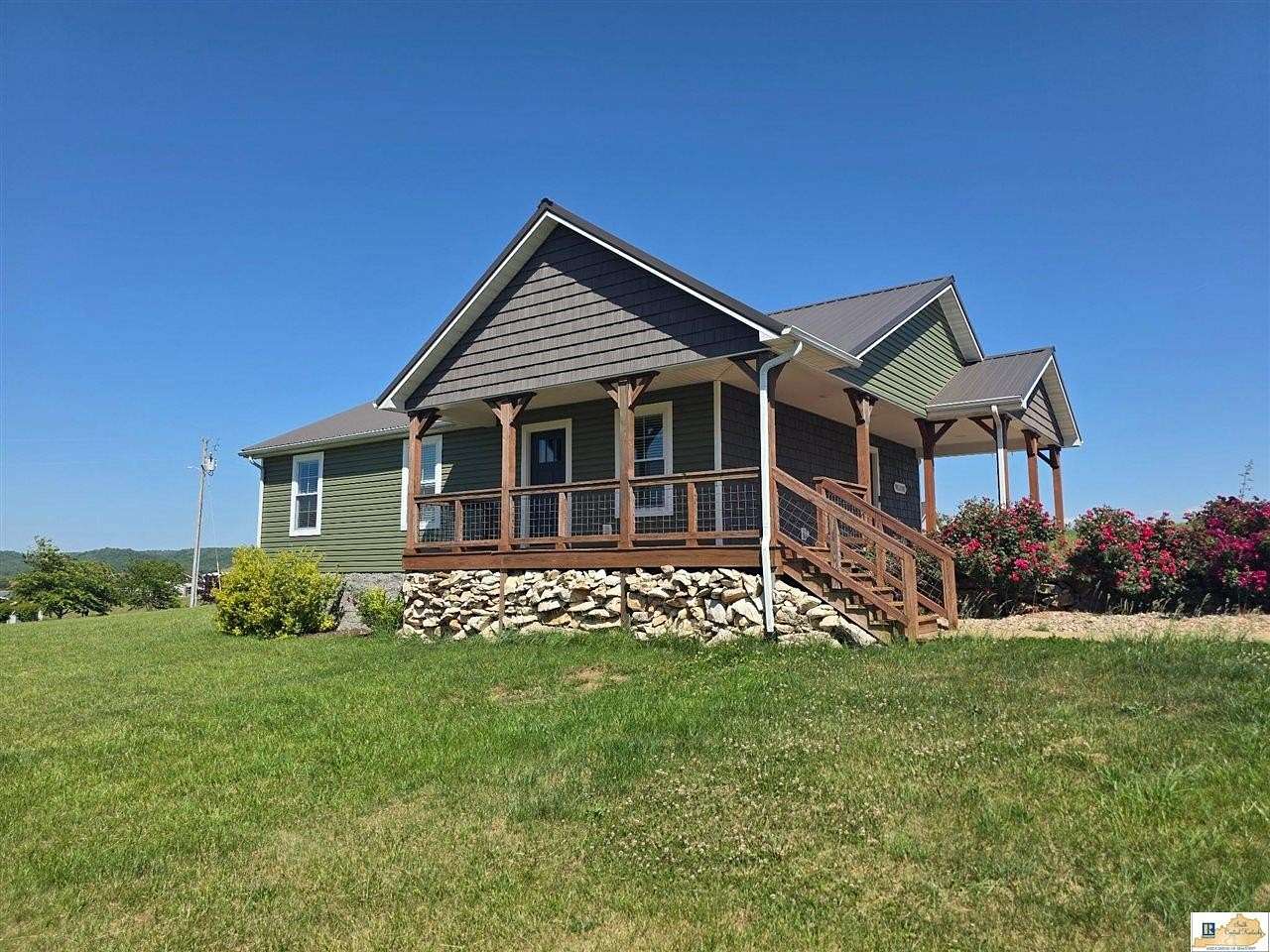 1.73 Acres of Land with Home for Sale in Munfordville, Kentucky