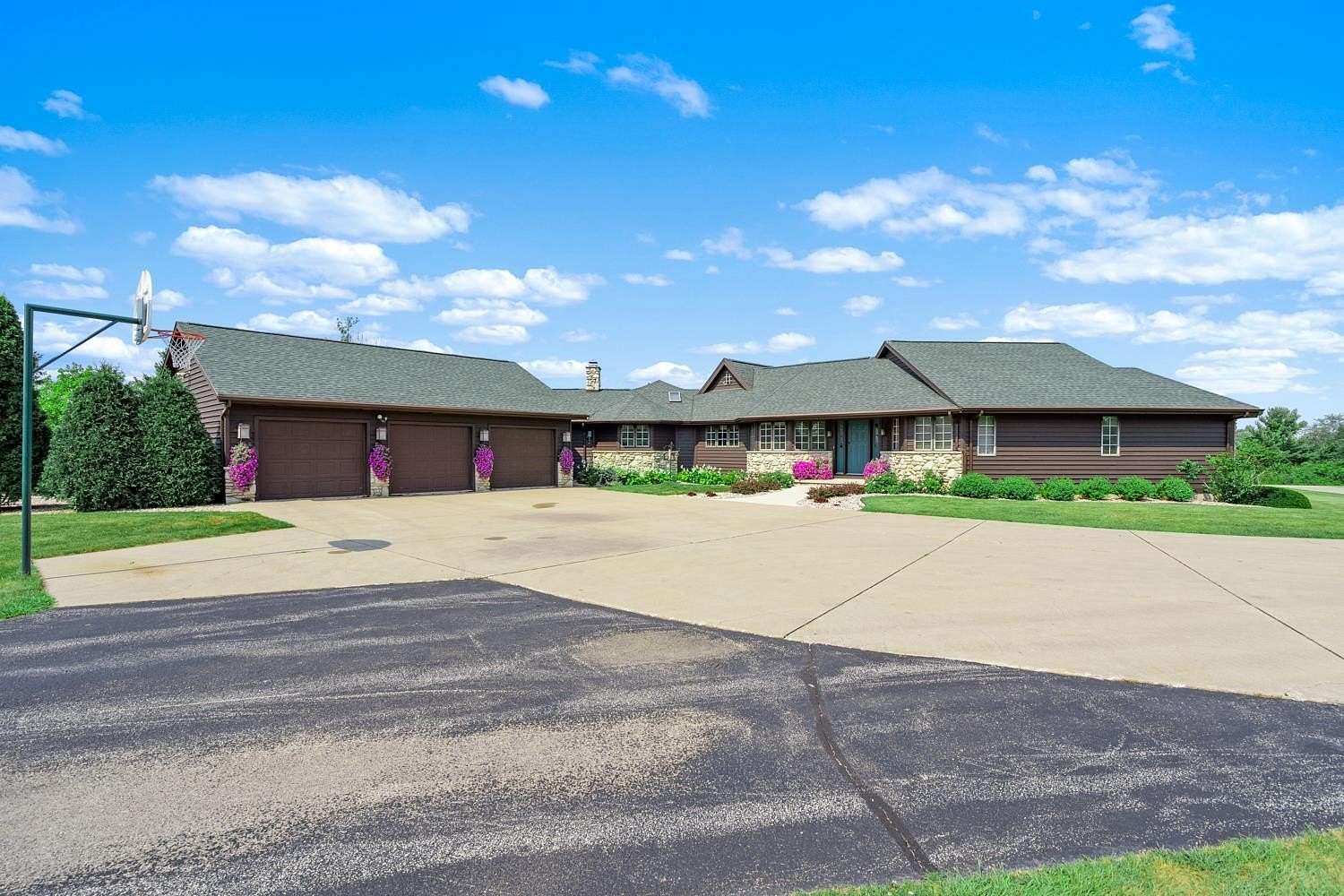 5.52 Acres of Land with Home for Sale in De Pere, Wisconsin