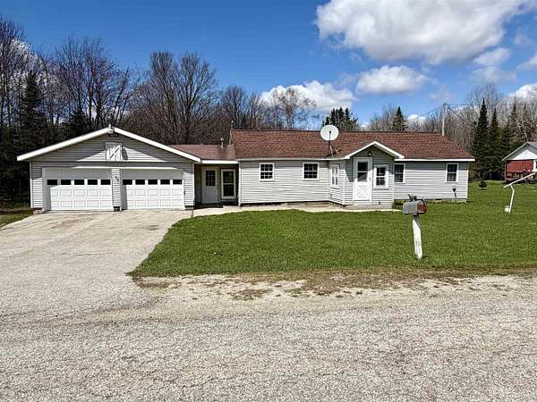 4 Acres of Land with Home for Sale in Gulliver, Michigan