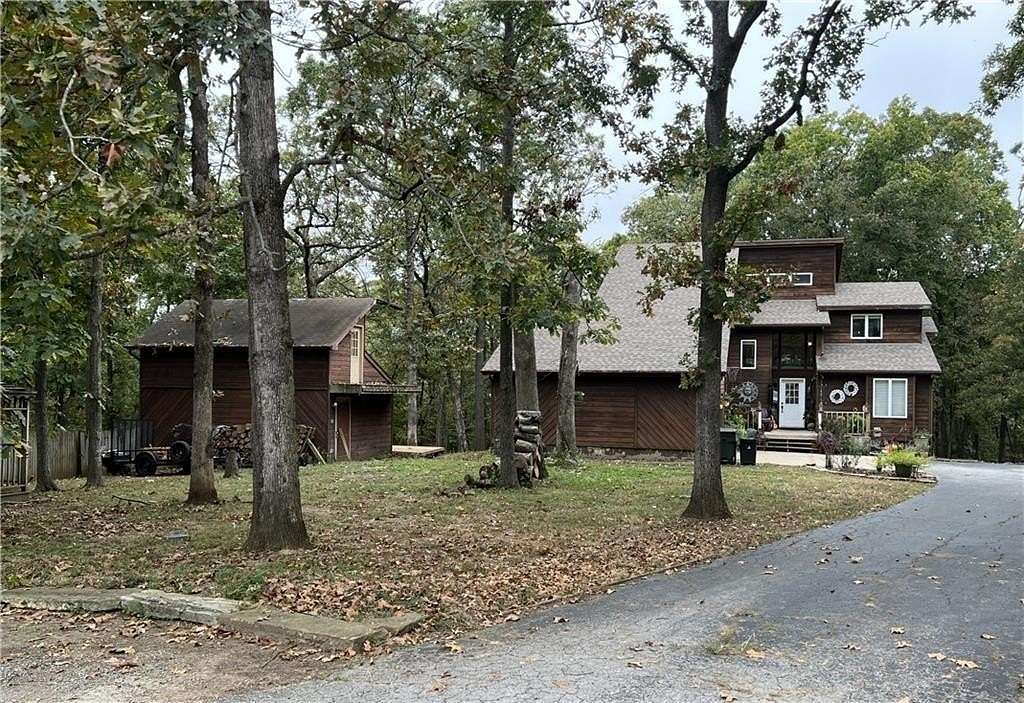 2.52 Acres of Land with Home for Sale in Nevada, Missouri
