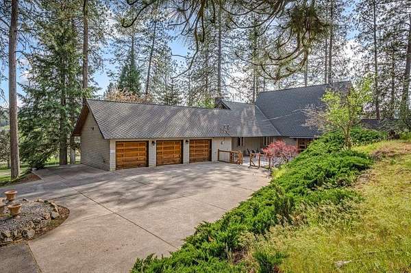 5 Acres of Land with Home for Sale in Spokane Valley, Washington