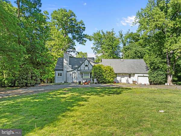 1.69 Acres of Land with Home for Sale in Alexandria, Virginia