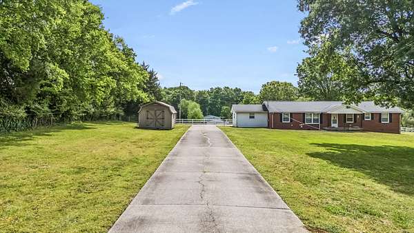 16 Acres of Land with Home for Auction in Mount Juliet, Tennessee