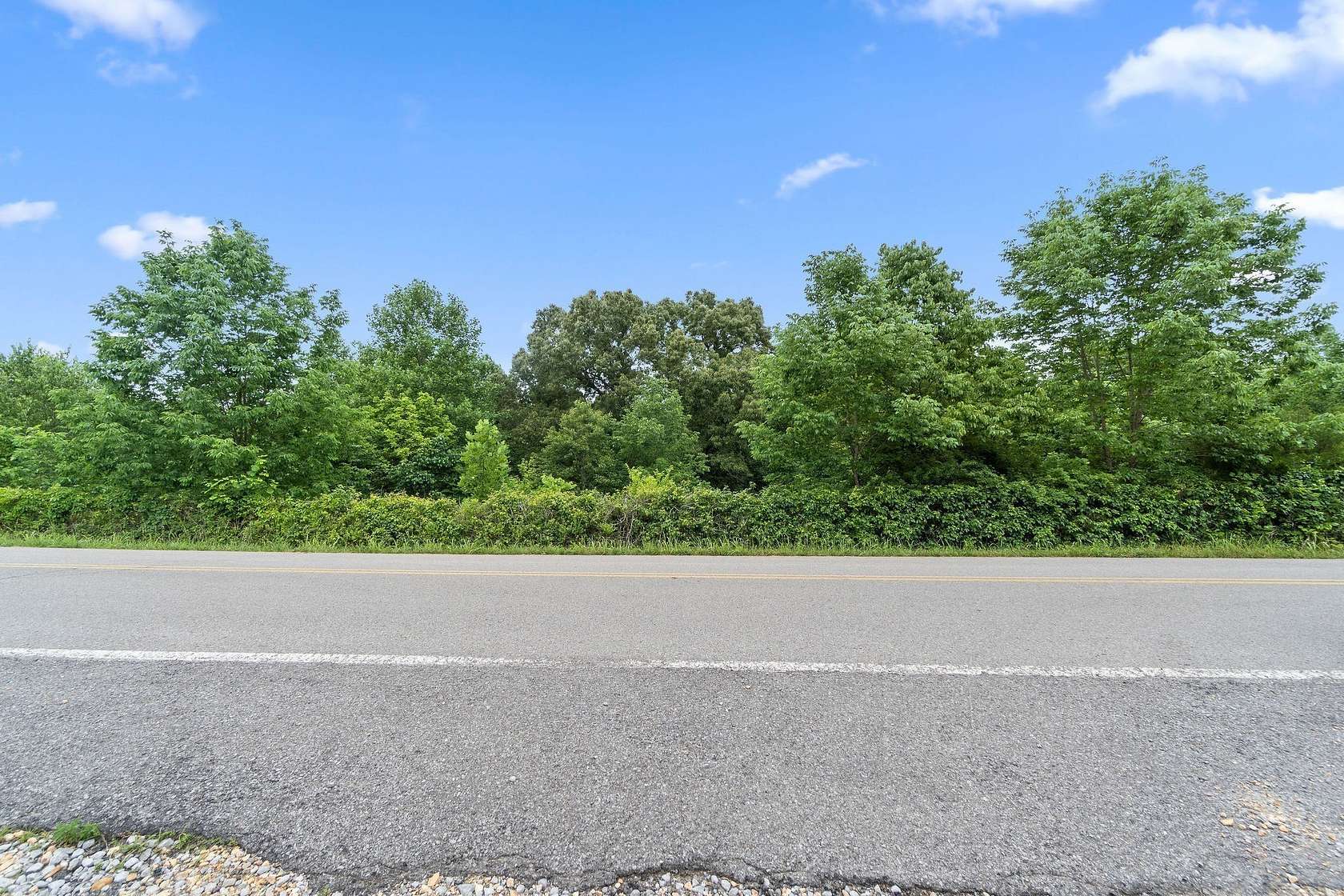 10.1 Acres of Land for Sale in Cunningham, Tennessee