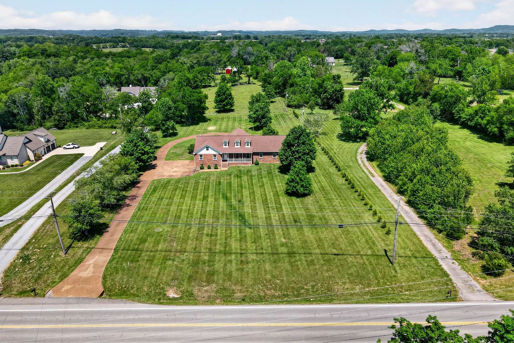 5.1 Acres of Land with Home for Sale in Gallatin, Tennessee