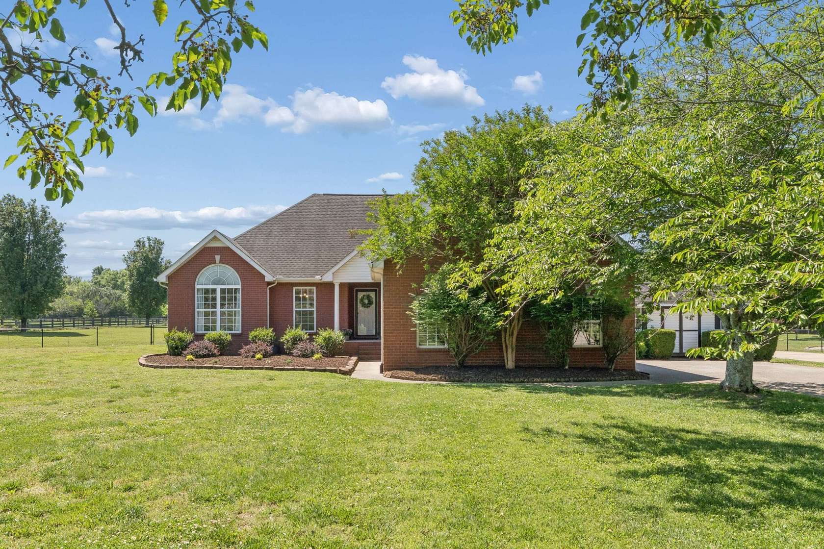 1.52 Acres of Land with Home for Sale in Murfreesboro, Tennessee