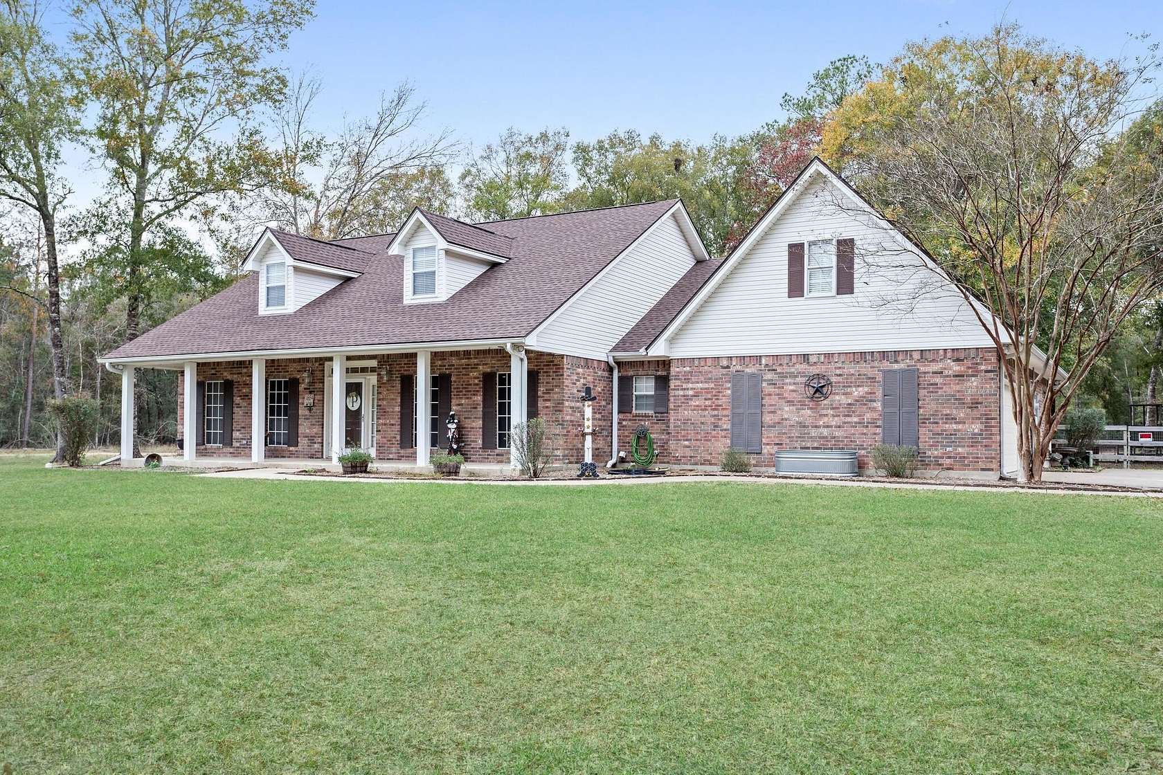 4.17 Acres of Land with Home for Sale in Lumberton, Texas
