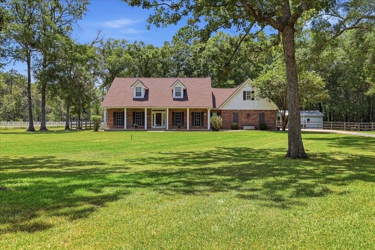 4.17 Acres of Improved Residential Land for Sale in Lumberton, Texas