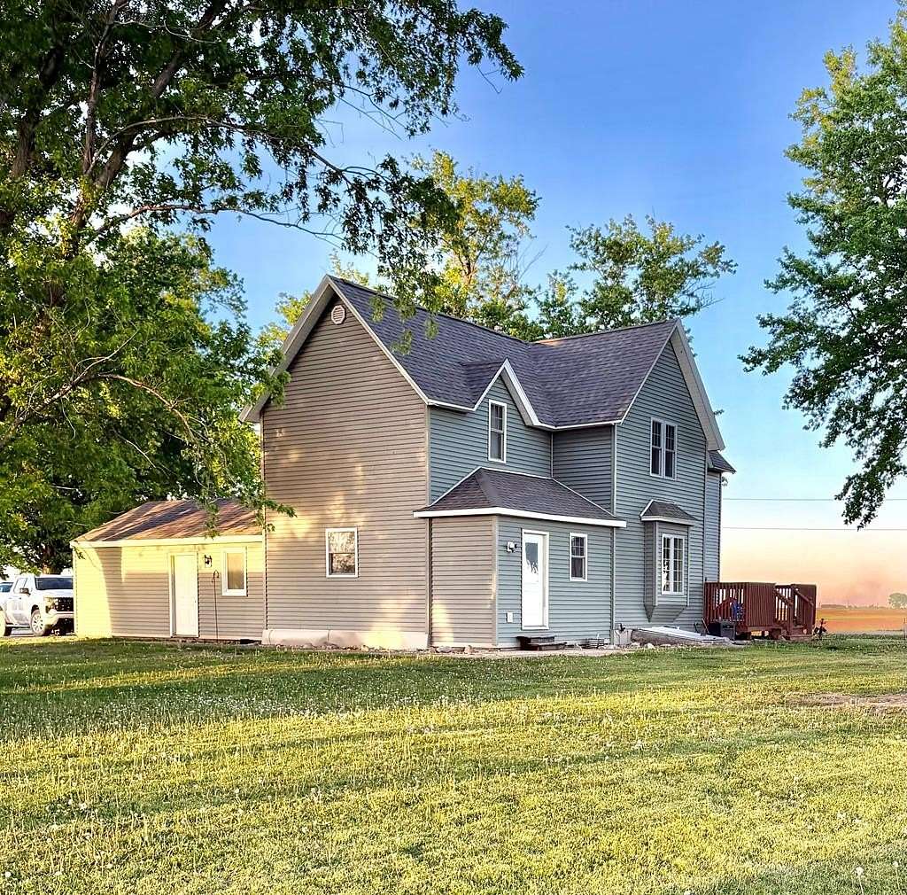 5.13 Acres of Improved Residential Land for Sale in Somers, Iowa