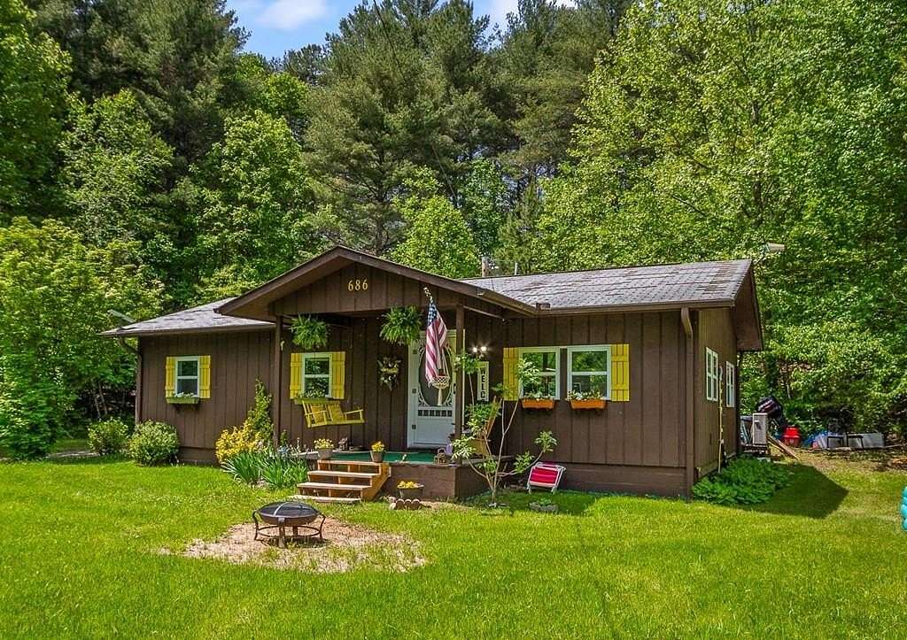 5.46 Acres of Land with Home for Sale in Murphy, North Carolina