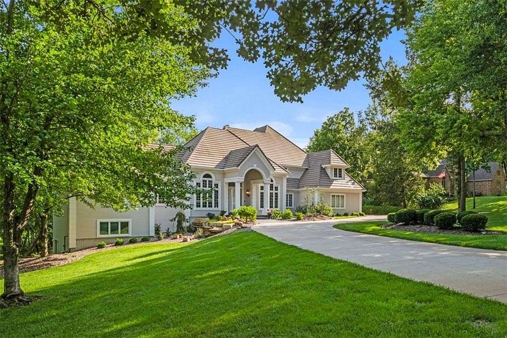 2 Acres of Land with Home for Sale in Lee's Summit, Missouri