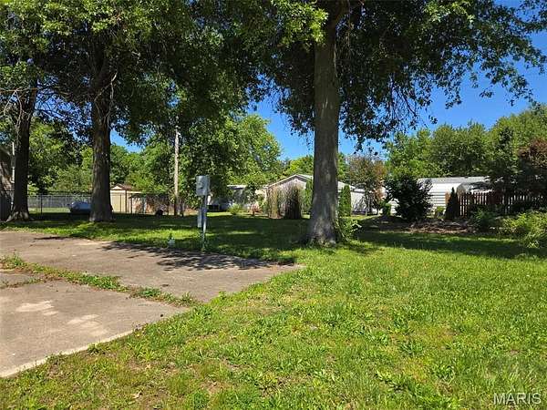 0.24 Acres of Residential Land for Sale in Carlyle, Illinois