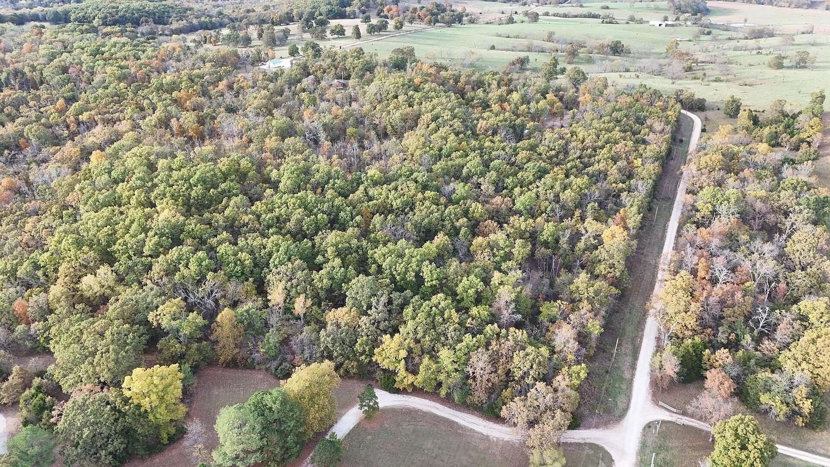 10 Acres of Recreational & Residential Land for Sale in Collins, Missouri