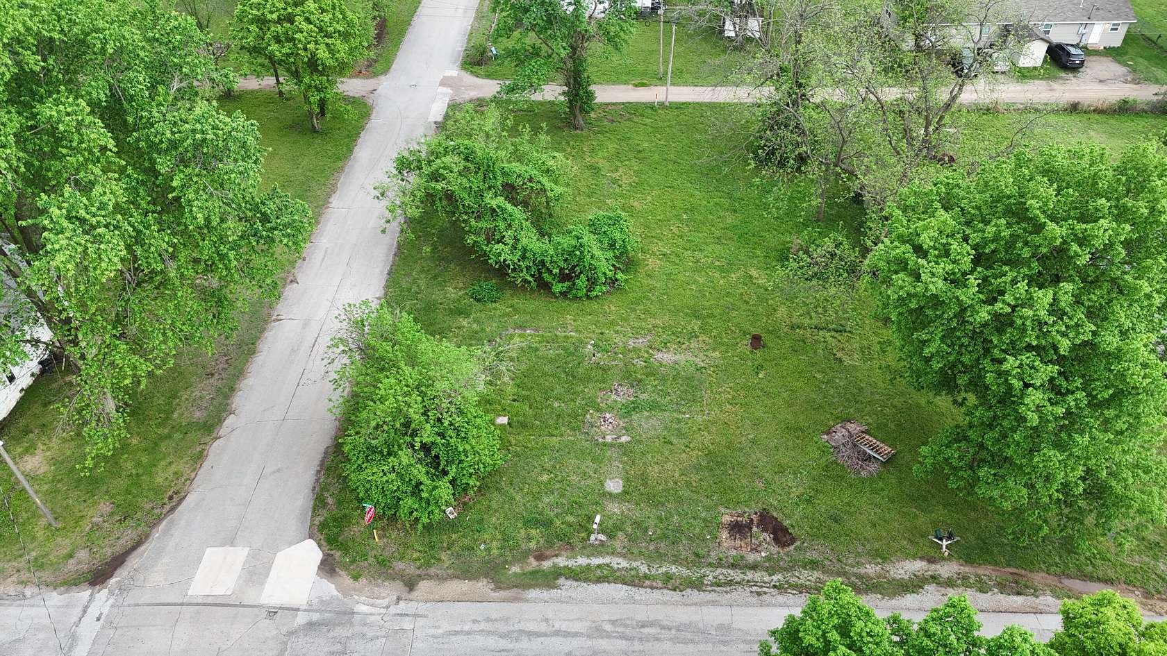0.32 Acres of Land for Sale in Aurora, Missouri