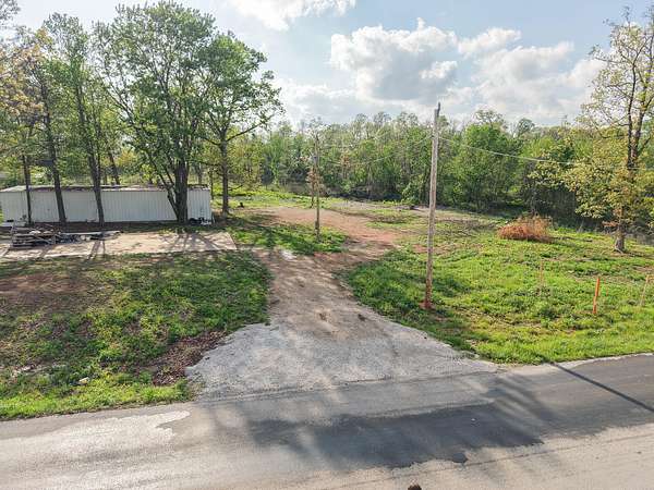 8.77 Acres of Residential Land for Sale in Aurora, Missouri