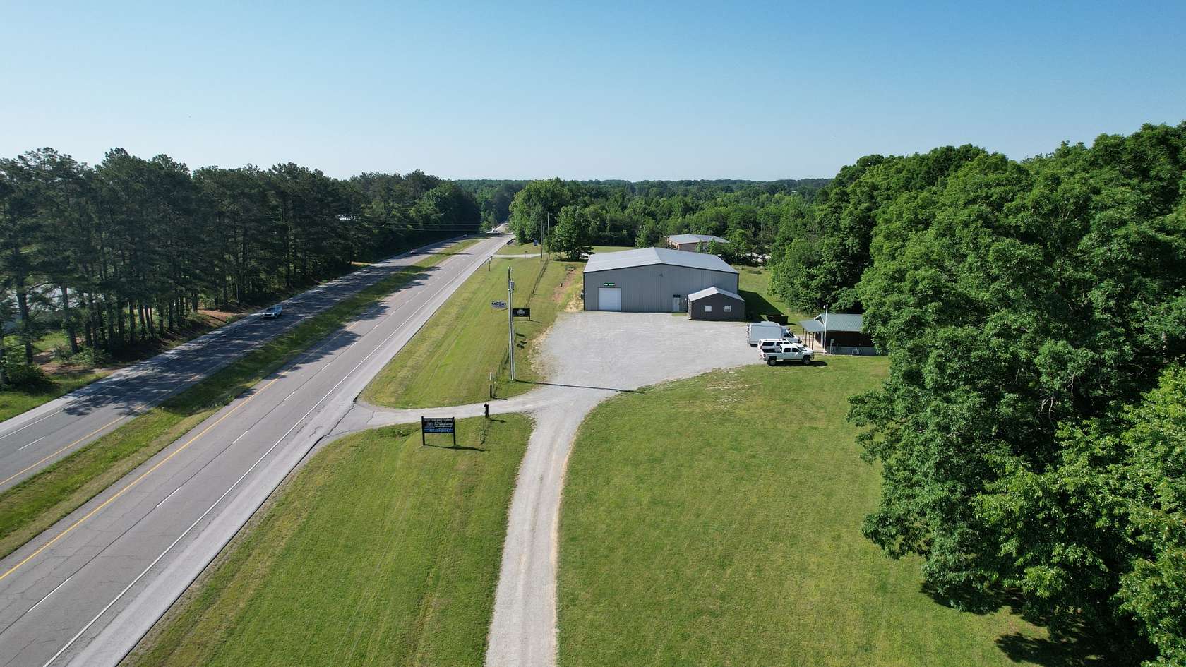 3 Acres of Improved Commercial Land for Sale in Ethridge, Tennessee