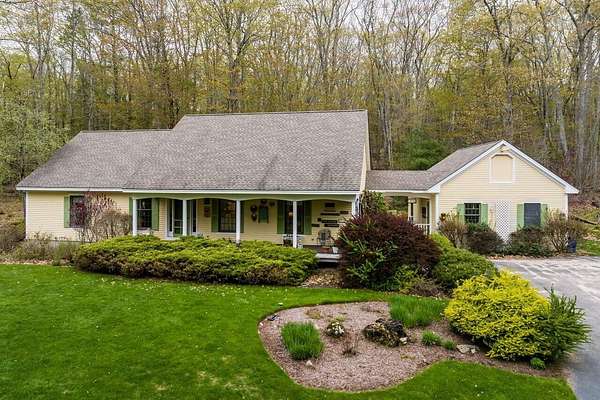3.16 Acres of Improved Residential Land for Sale in York Town, Maine
