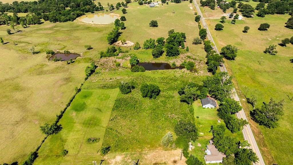 5 Acres of Land for Sale in Montalba, Texas