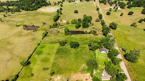 5 Acres of Land for Sale in Montalba, Texas