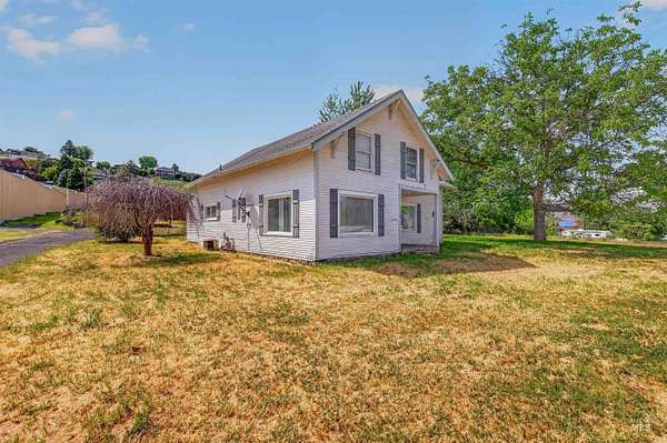 3.7 Acres of Land with Home for Sale in Clarkston, Washington