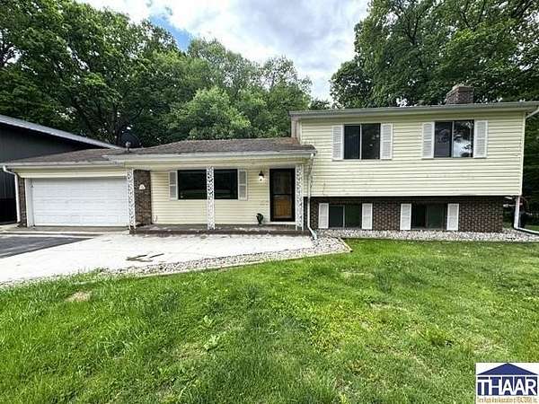 2.33 Acres of Land with Home for Sale in Clinton, Indiana