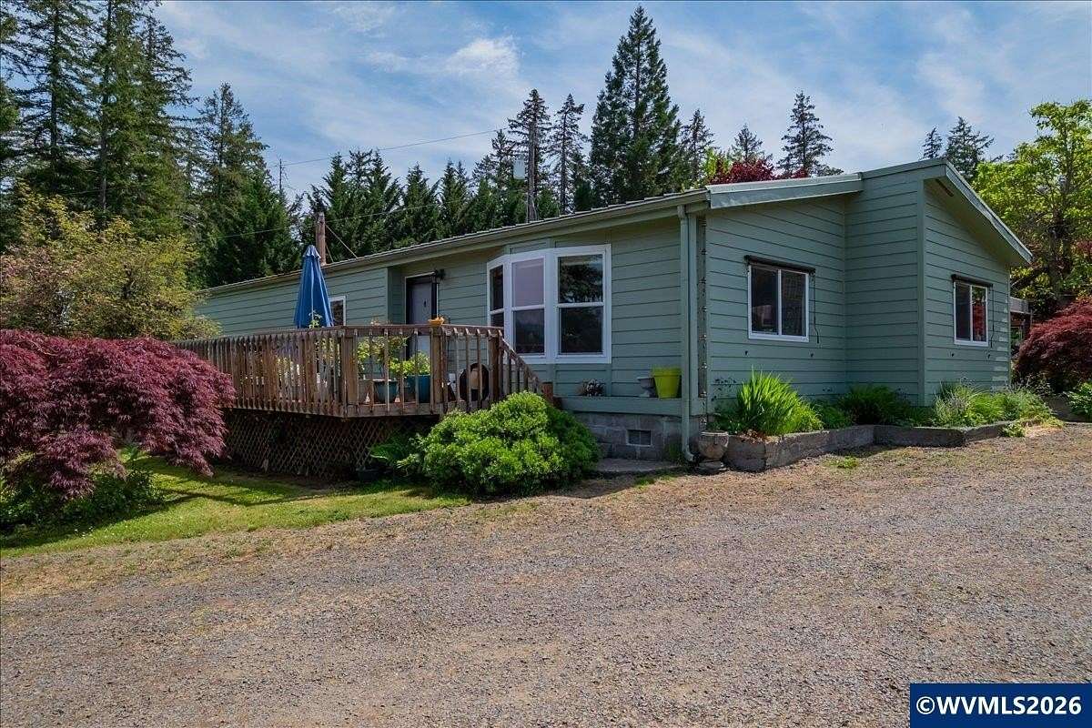 17 Acres of Land with Home for Sale in Lebanon, Oregon