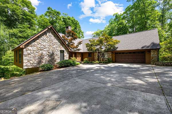 13 Acres of Land with Home for Sale in Newnan, Georgia