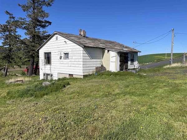 1.5 Acres of Land with Home for Sale in Moscow, Idaho