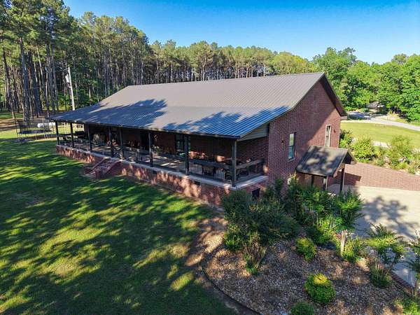 3.48 Acres of Land with Home for Sale in Cherokee Village, Arkansas
