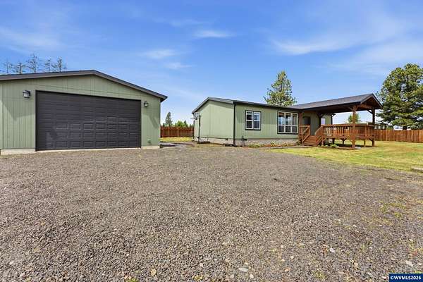 1.54 Acres of Land with Home for Sale in Scio, Oregon