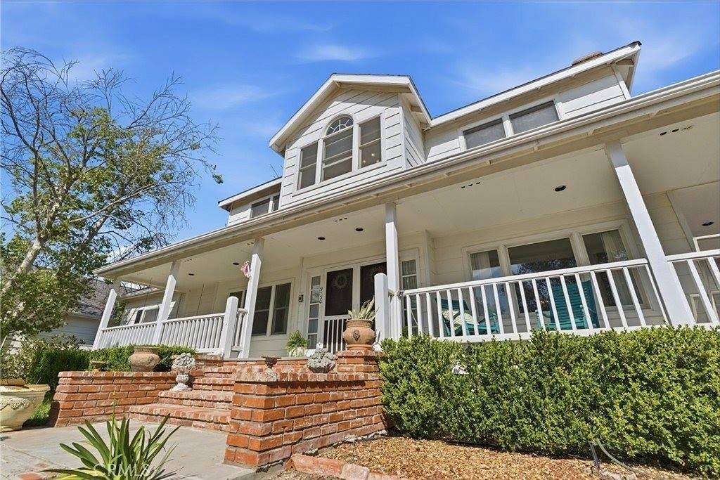 6.48 Acres of Land with Home for Sale in Agua Dulce, California