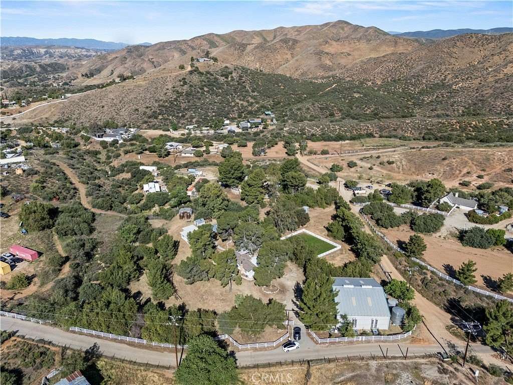2.55 Acres of Land with Home for Sale in Agua Dulce, California