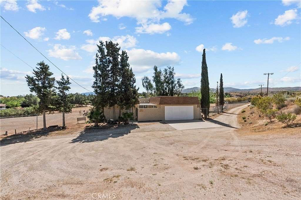 2.32 Acres of Land with Home for Sale in Palmdale, California