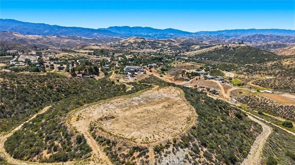 50 Acres of Agricultural & Residential Land for Sale in Agua Dulce, California