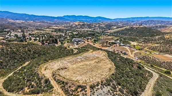 58.9 Acres of Land for Sale in Agua Dulce, California