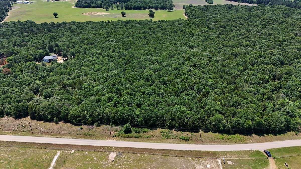 16.5 Acres of Land for Sale in Mineola, Texas