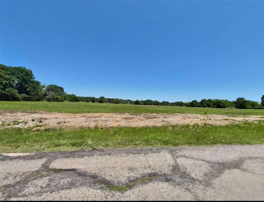 2 Acres of Residential Land for Sale in Blossom, Texas