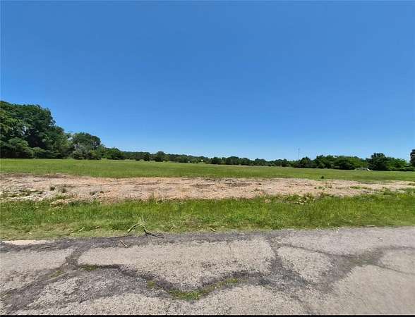 2 Acres of Residential Land for Sale in Blossom, Texas