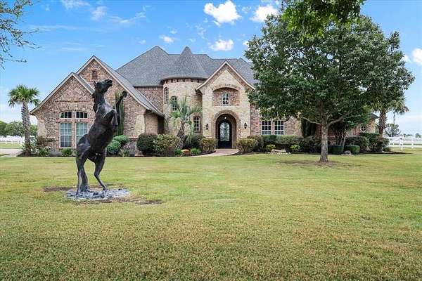 3.56 Acres of Land with Home for Sale in Red Oak, Texas