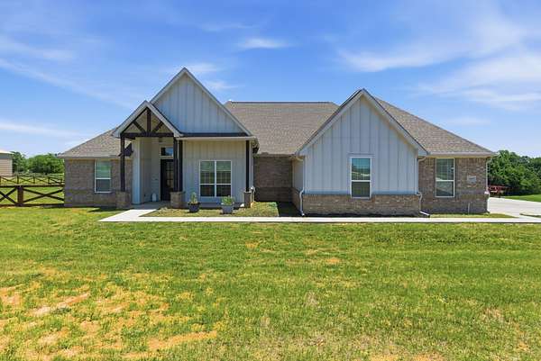 1.67 Acres of Land with Home for Sale in Azle, Texas