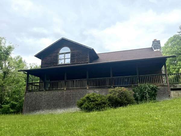 3 Acres of Land with Home for Sale in Bledsoe, Kentucky