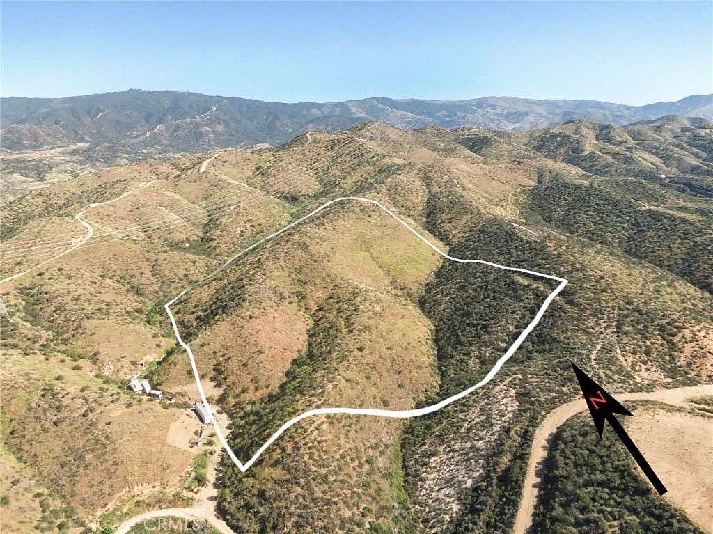9.88 Acres of Land for Sale in Agua Dulce, California