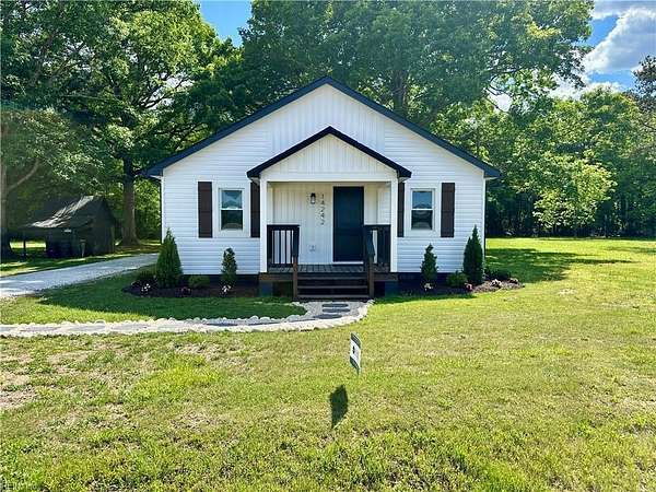 1.5 Acres of Land with Home for Sale in Windsor, Virginia